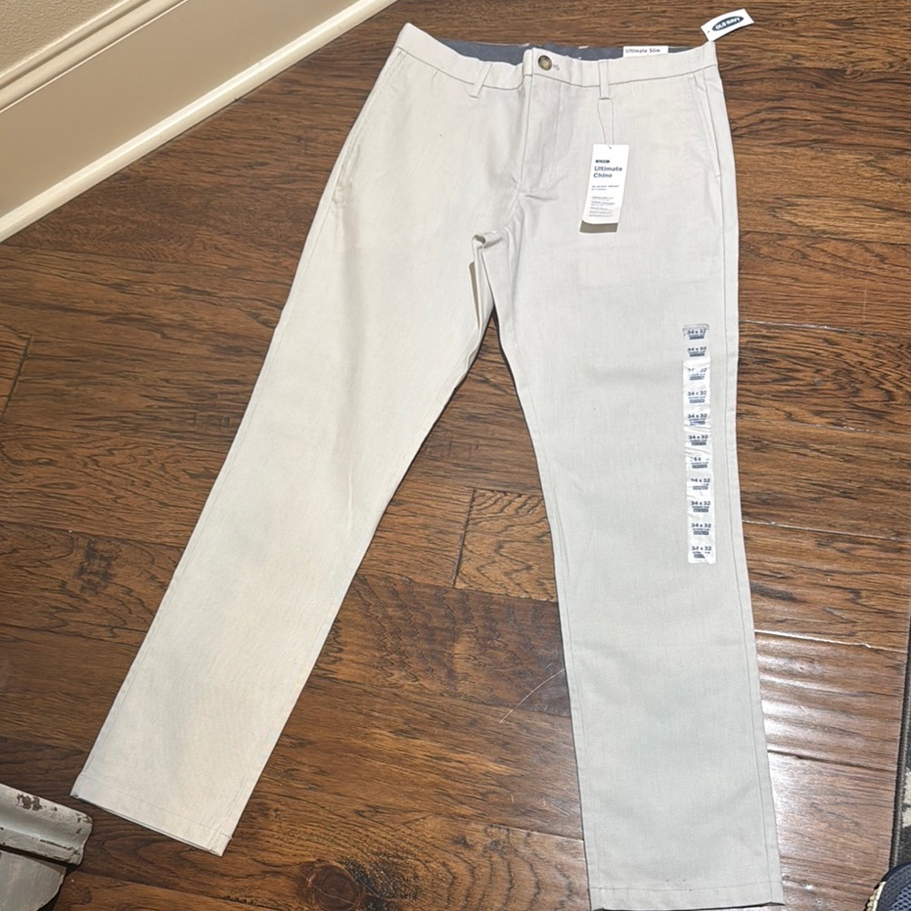Old Navy Slim Ultimate Built-In Flex Chinos for Men